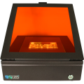 FastGene® Blue/Green LED Transilluminator XL blue-green-illuminator-de-with-gel-front-view.png